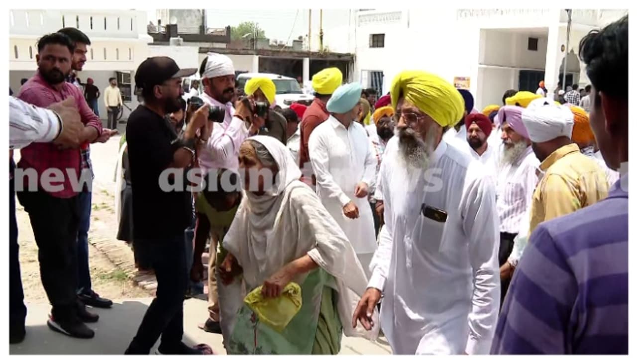 പഞ്ചാബിൽ 3 വർഷത്തിനിടെ 4ാമത്തെ മദ്യദുരന്തം; മരിച്ചവരുടെ എണ്ണം 16 ആയി, 3 പേർ ഗുരുതരാവസ്ഥയിൽ. 9 പേർ അറസ്റ്റിൽ പഞ്ചാബിൽ 3 വർഷത്തിനിടെ 4ാമത്തെ മദ്യദുരന്തം; മരിച്ചവരുടെ എണ്ണം 16 ആയി, 3 പേർ ഗുരുതരാവസ്ഥയിൽ. 9 പേർ അറസ്റ്റിൽ