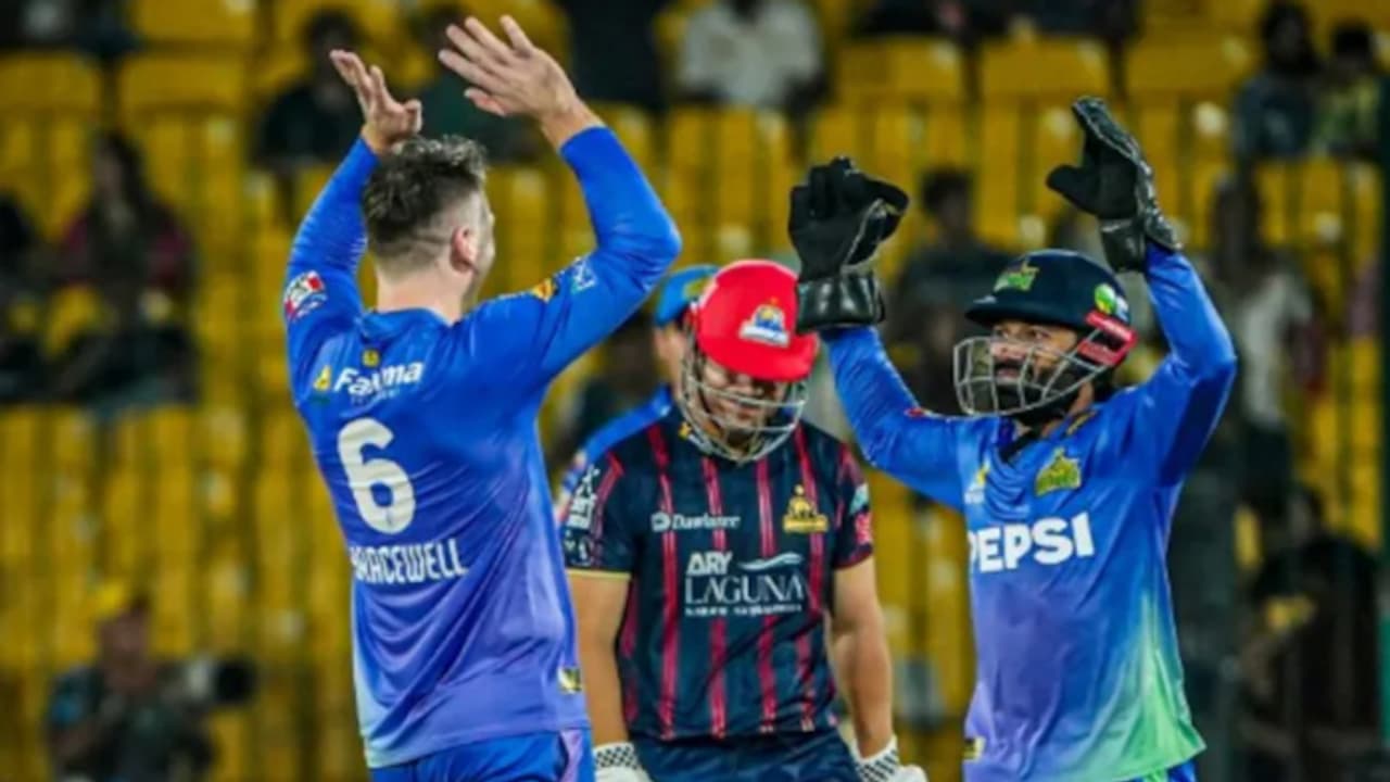 ഐപിഎല്ലിന് ചെക്ക് വെക്കാന് പാക്കിസ്ഥാന്; ഐപിഎല് തുടങ്ങുന്ന ദിവസം തന്നെ പിഎസ്എല്ലും തുടങ്ങും ഐപിഎല്ലിന് ചെക്ക് വെക്കാന് പാക്കിസ്ഥാന്; ഐപിഎല് തുടങ്ങുന്ന ദിവസം തന്നെ പിഎസ്എല്ലും തുടങ്ങും