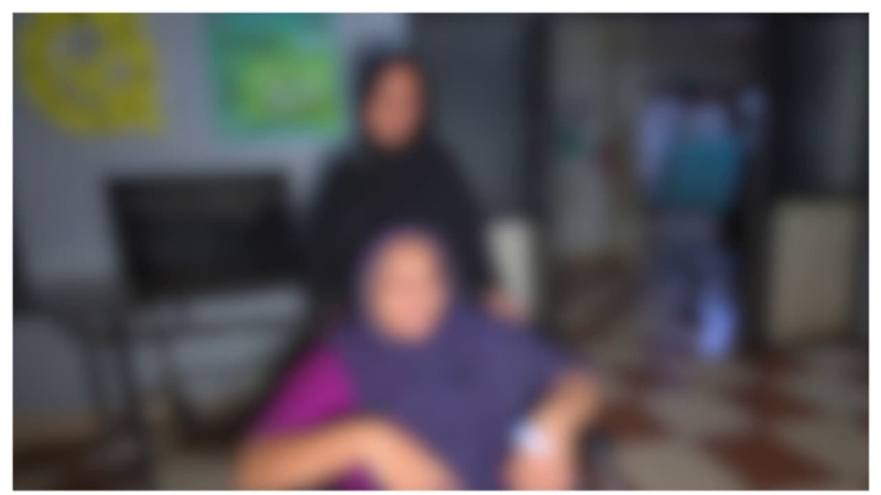 മയക്കുമരുന്ന് ലഹരിയിൽ ഭർത്താവിന്റെ ക്രൂരമർദനം; മകളുമായി രാത്രി വീട് വിട്ടോടി യുവതി, രക്ഷകരായത് നാട്ടുകാർ മയക്കുമരുന്ന് ലഹരിയിൽ ഭർത്താവിന്റെ ക്രൂരമർദനം; മകളുമായി രാത്രി വീട് വിട്ടോടി യുവതി, രക്ഷകരായത് നാട്ടുകാർ