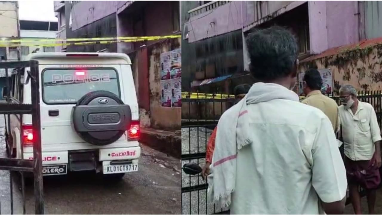 മണ്ണാർക്കാട് മദ്യശാലയിൽ ക്യൂ നിൽക്കുന്നതിനിടെ തർക്കം; ബിയർ കുപ്പികൊണ്ട് കുത്തേറ്റ് ഒരാൾ കൊല്ലപ്പെട്ടു മണ്ണാർക്കാട് മദ്യശാലയിൽ ക്യൂ നിൽക്കുന്നതിനിടെ തർക്കം; ബിയർ കുപ്പികൊണ്ട് കുത്തേറ്റ് ഒരാൾ കൊല്ലപ്പെട്ടു