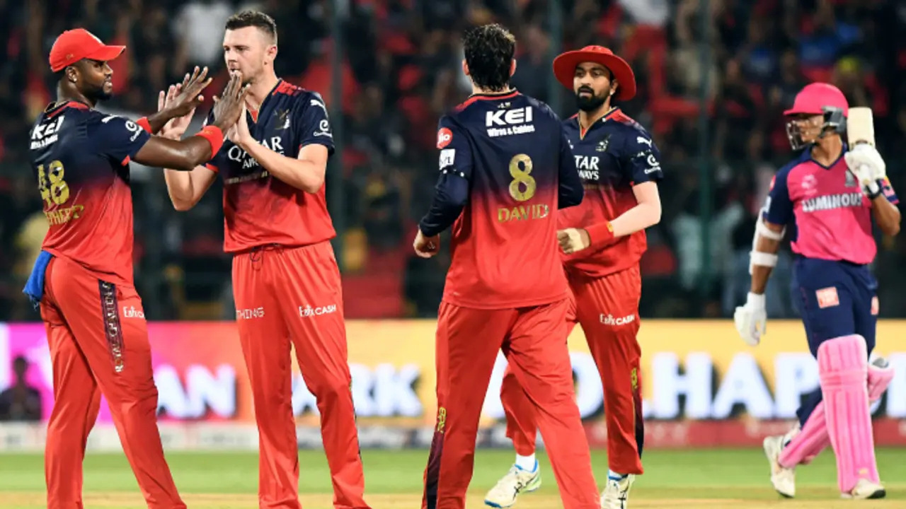 ഐപിഎല്ലില് ആദ്യ കിരീടം സ്വപ്നം കാണുന്ന ആര്സിബിക്ക് സന്തോഷവാര്ത്ത, ഓസീസ് സൂപ്പര് പേസര് തിരിച്ചെത്തുന്നു ഐപിഎല്ലില് ആദ്യ കിരീടം സ്വപ്നം കാണുന്ന ആര്സിബിക്ക് സന്തോഷവാര്ത്ത, ഓസീസ് സൂപ്പര് പേസര് തിരിച്ചെത്തുന്നു