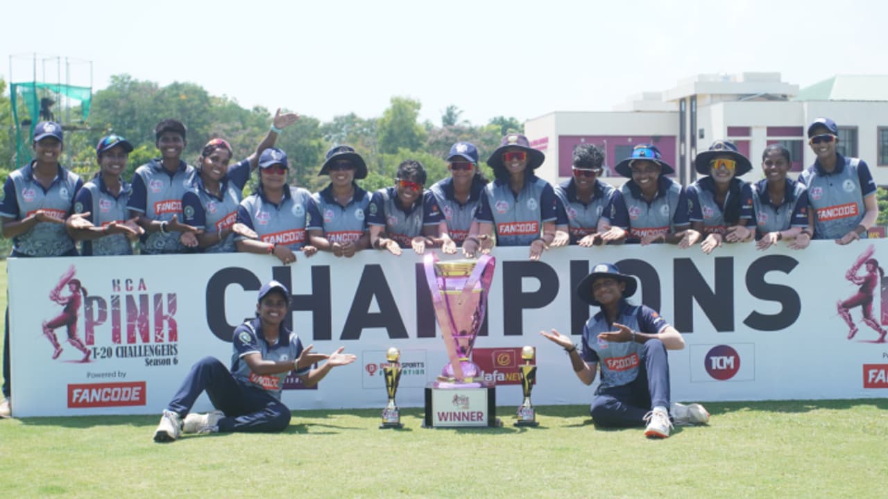 ആവേശപ്പോരില്‍ എമറാള്‍ഡിനെ വീഴ്ത്തി, കെസിഎ പിങ്ക് ടി20 കിരീടം പേൾസിന്; നജ്‌ല സിഎംസി ടൂര്‍ണമെന്‍റിലെ താരം 