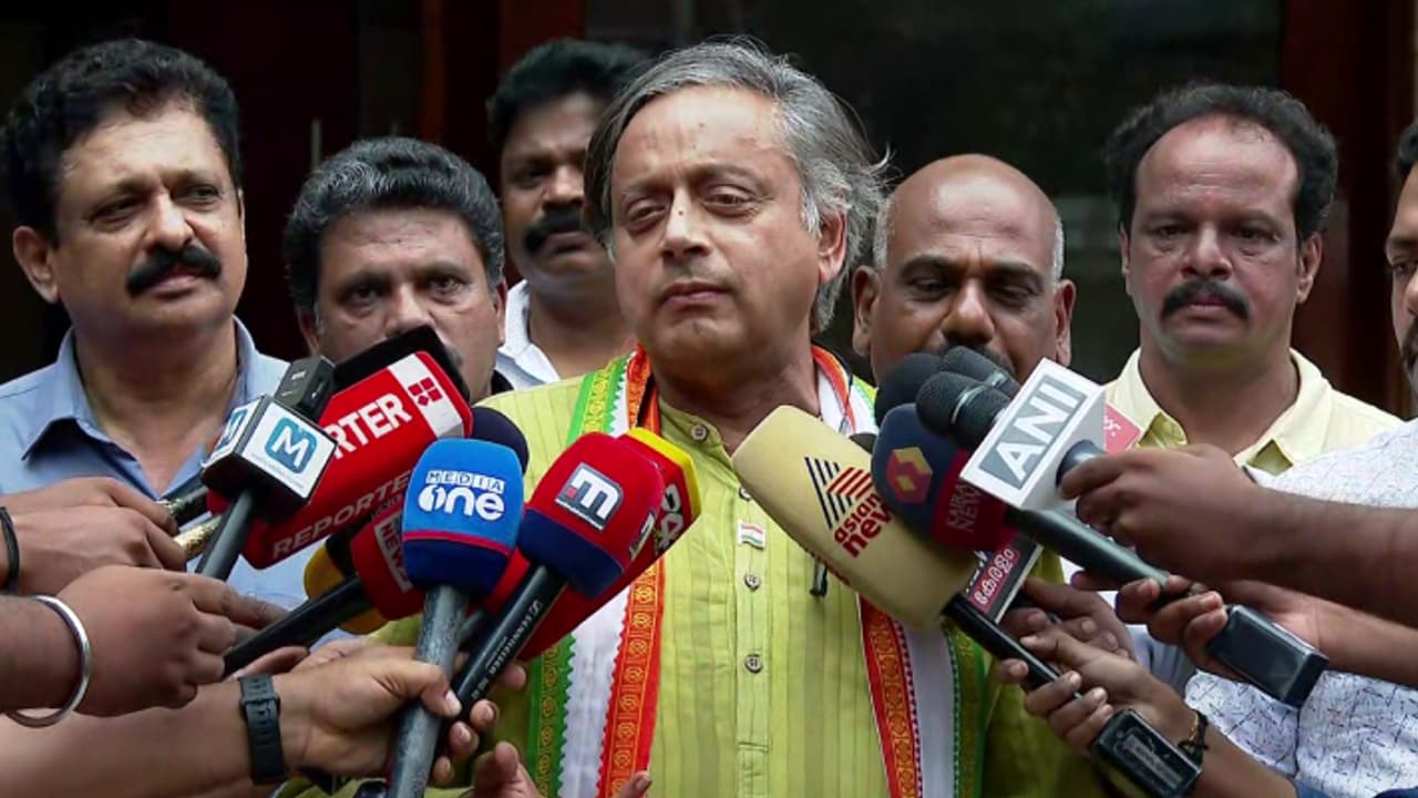 ആരും താക്കീത് ചെയ്തില്ലെന്ന് ശശി തരൂർ; 'വിദേശകാര്യങ്ങളെ കുറിച്ച് പറഞ്ഞത് തൻ്റെ അഭിപ്രായം, വിവാദക്കാരനല്ല'