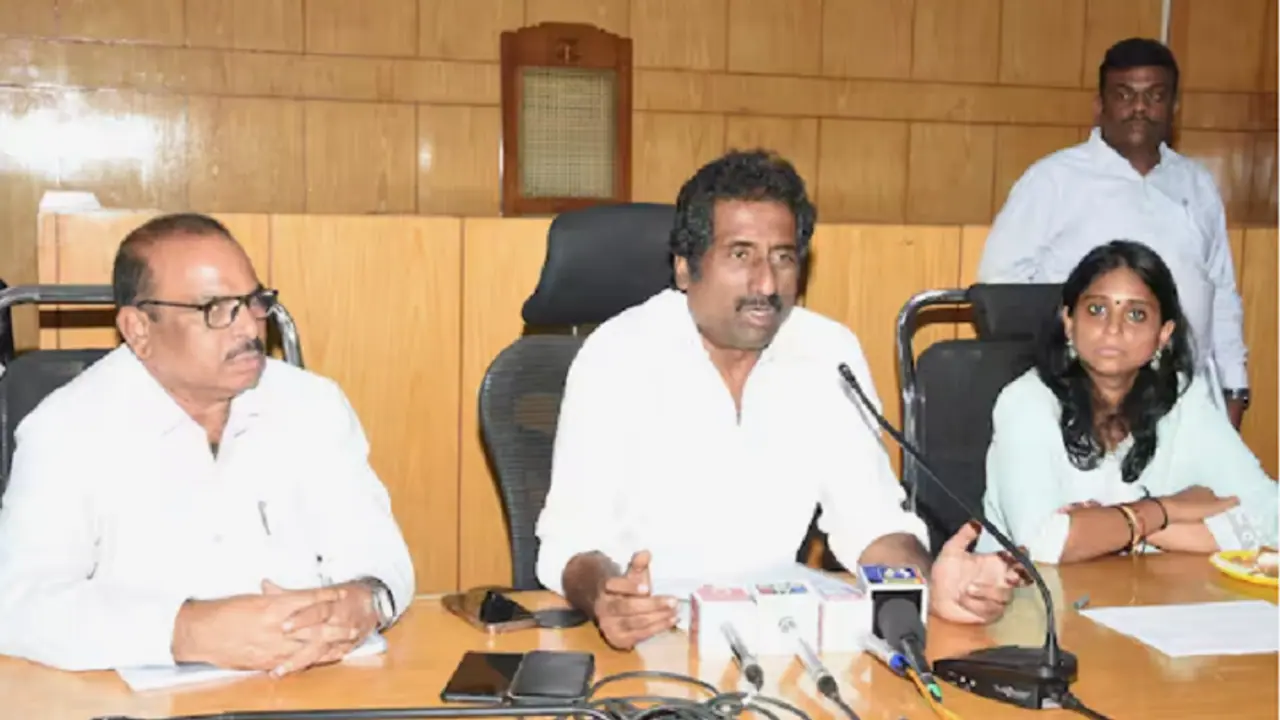 ಪ್ರಗತಿಯಲ್ಲಿ ಹಿಂದುಳಿದ ಅಧಿಕಾರಿಗಳ ಅಮಾನತು: ಸಚಿವ ರಹೀಮ್ ಖಾನ್ ಎಚ್ಚರಿಕೆ