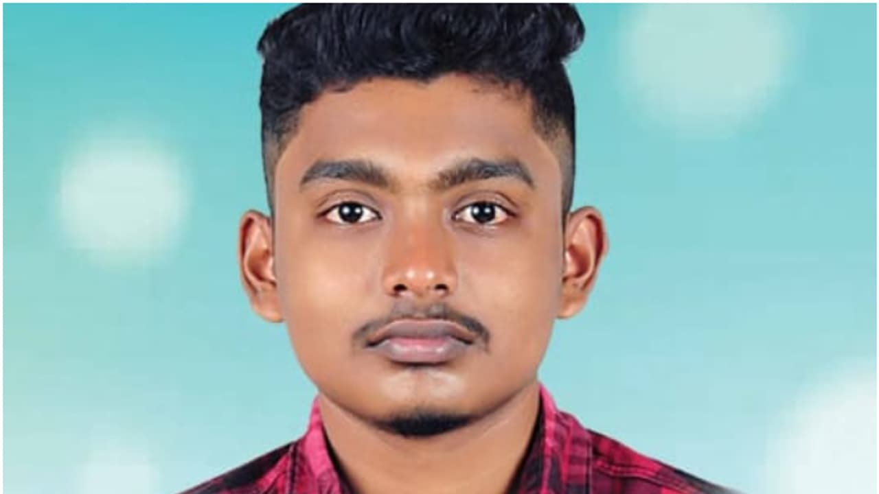  നിയന്ത്രണം വിട്ട ബൈക്ക് കനാലിലേക്ക് മറിഞ്ഞ് പത്രവിതരണക്കാരനായ യുവാവ് മരിച്ചു.