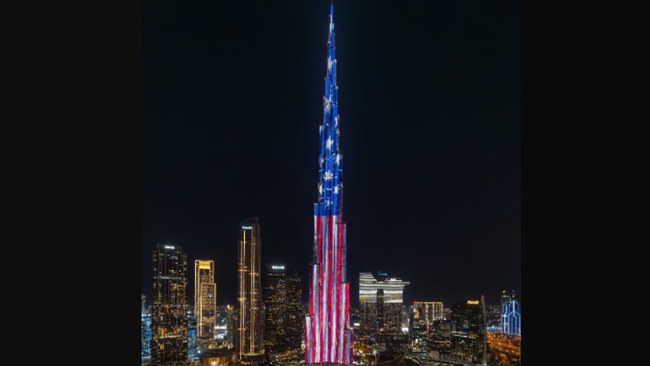 ട്രംപിനോടുള്ള ആദരവ്, അമേരിക്കൻ പതാകയിൽ ബുർജ് ഖലീഫ, ചിത്രങ്ങൾ പങ്കുവെച്ച് വൈറ്റ് ഹൗസ് ട്രംപിനോടുള്ള ആദരവ്, അമേരിക്കൻ പതാകയിൽ ബുർജ് ഖലീഫ, ചിത്രങ്ങൾ പങ്കുവെച്ച് വൈറ്റ് ഹൗസ്