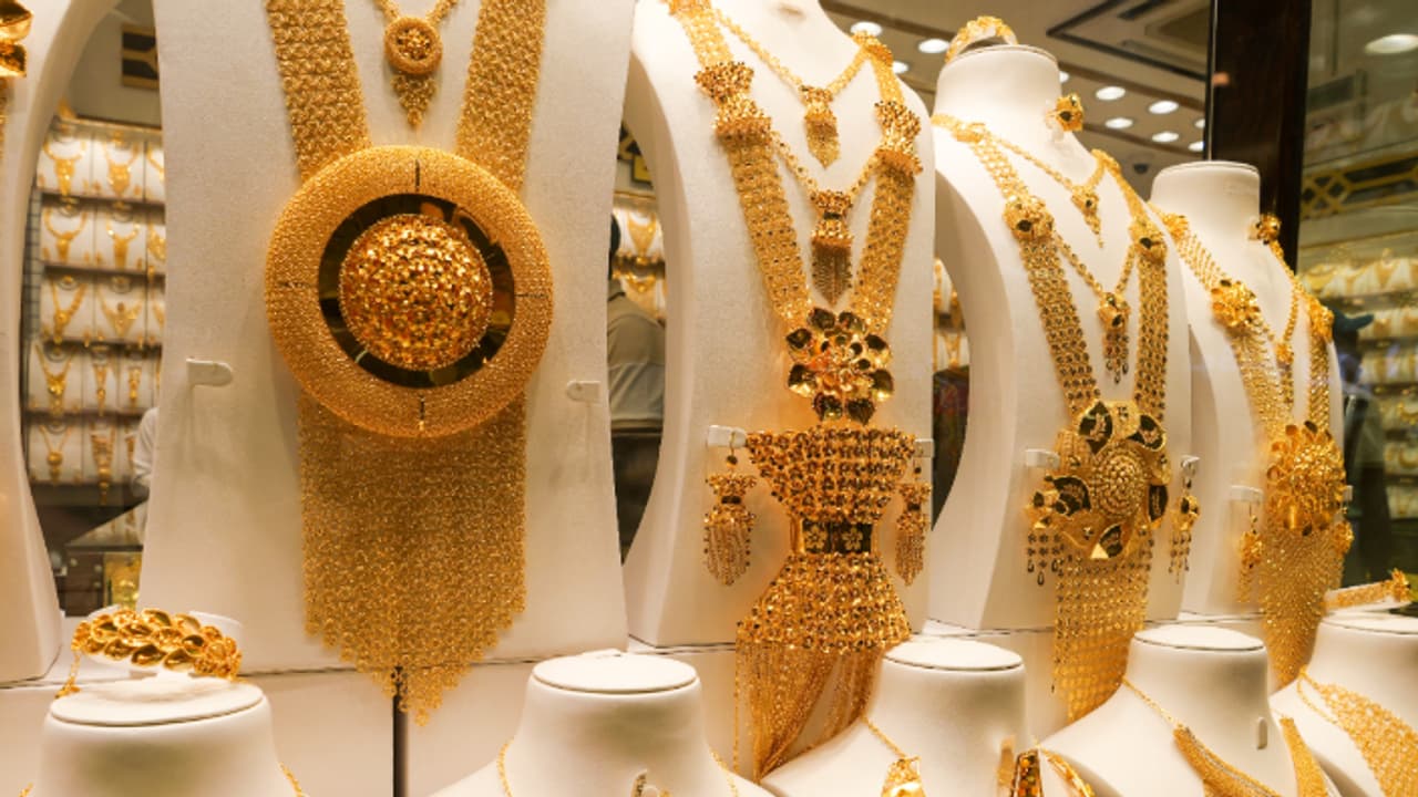 അപ്രതീക്ഷിത ട്വിസ്റ്റ്, കുത്തനെ ഇടിഞ്ഞ ദുബൈ സ്വർണവില തിരിച്ചുകയറി, അതും മണിക്കൂറുകൾക്കുള്ളിൽ അപ്രതീക്ഷിത ട്വിസ്റ്റ്, കുത്തനെ ഇടിഞ്ഞ ദുബൈ സ്വർണവില തിരിച്ചുകയറി, അതും മണിക്കൂറുകൾക്കുള്ളിൽ