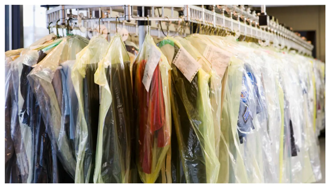 ഈ വസ്ത്രങ്ങൾ ഡ്രൈ ക്ലീൻ ചെയ്യുന്നുണ്ടോ? എങ്കിൽ ഇക്കാര്യങ്ങൾ അറിഞ്ഞിരിക്കണം 