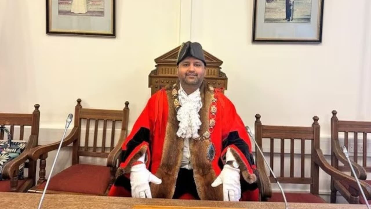 ಇಂಗ್ಲೆಂಡ್‌ನ ಪಟ್ಟಣಕ್ಕೆ ಮೇಯರ್‌ ಆದ ಭಾರತದ ರೈತನ ಮಗ!