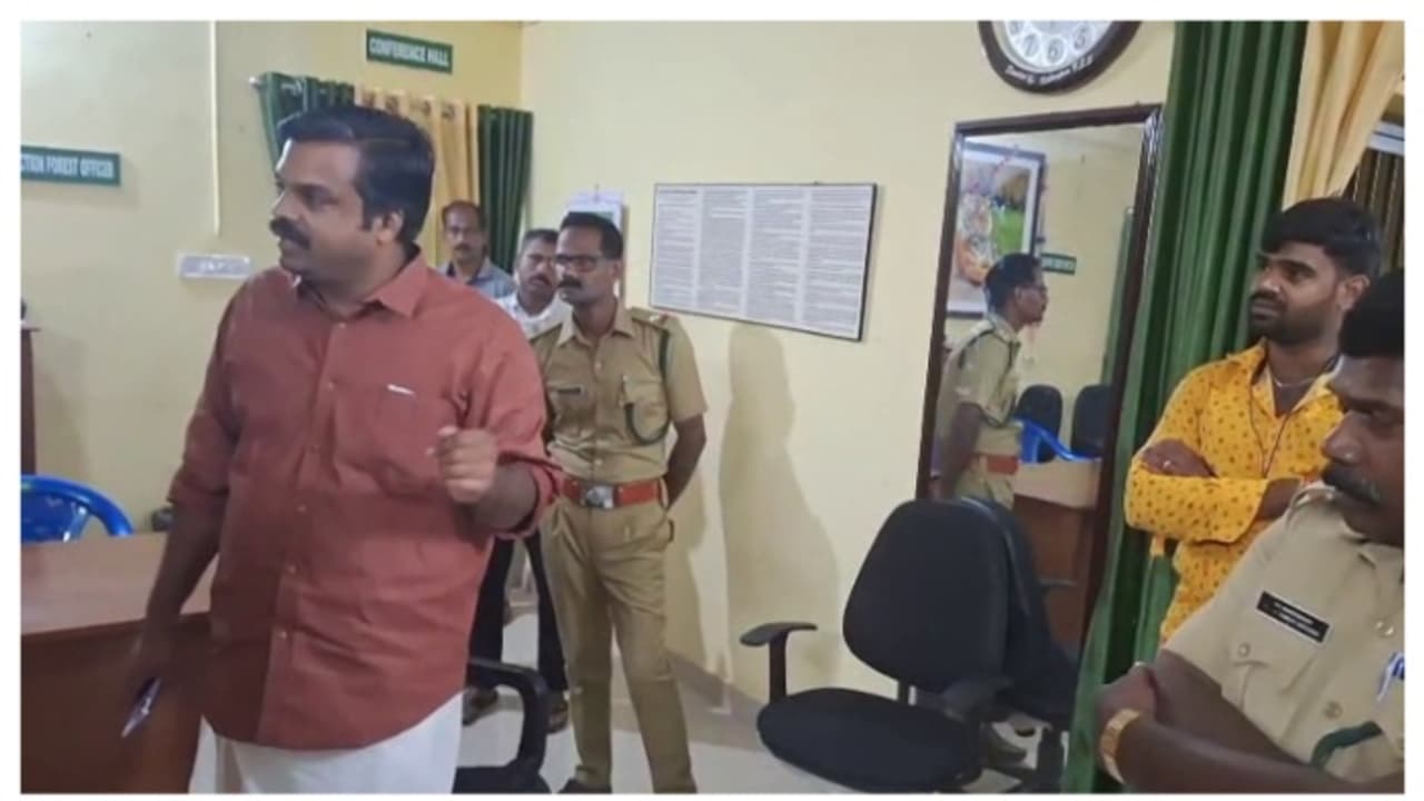 വനംവകുപ്പ് ഉദ്യോ​ഗസ്ഥർക്കെതിരെ കേസ്; ജനീഷ് കുമാർ എംഎൽഎ ഇറക്കിക്കൊണ്ടുപോയ തമിഴ്നാട് സ്വദേശിയുടെ പരാതിയിൽ നടപടി