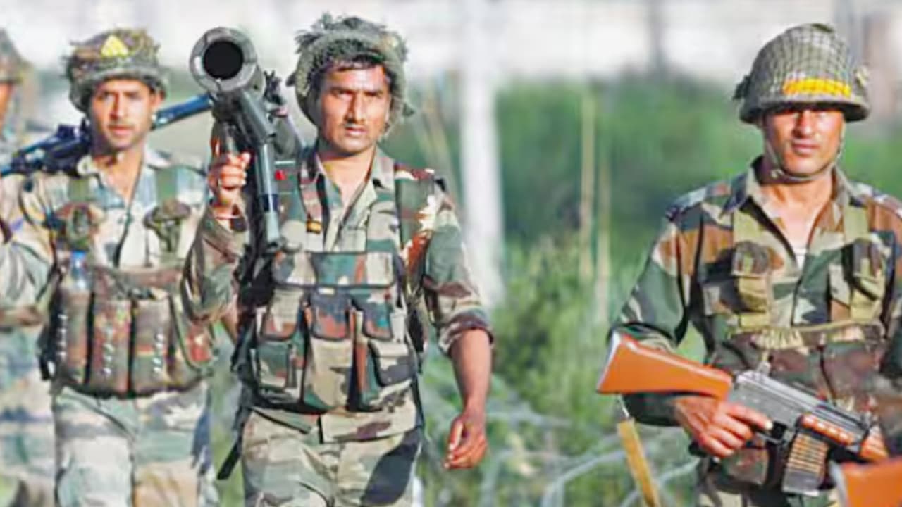 ಆಪರೇಷನ್ ಸಿಂದೂರ ಬೆನ್ನಲ್ಲೇ ರಕ್ಷಣಾ ಇಲಾಖೆಗೆ ಹೆಚ್ಚುವರಿ ₹50,000 ಕೋಟಿ! ರಕ್ಷಣಾ ಇಲಾಖೆ ವಾರ್ಷಿಕ ಬಜೆಟ್ ಎಷ್ಟು? ಆಪರೇಷನ್ ಸಿಂದೂರ ಬೆನ್ನಲ್ಲೇ ರಕ್ಷಣಾ ಇಲಾಖೆಗೆ ಹೆಚ್ಚುವರಿ ₹50,000 ಕೋಟಿ! ರಕ್ಷಣಾ ಇಲಾಖೆ ವಾರ್ಷಿಕ ಬಜೆಟ್ ಎಷ್ಟು?