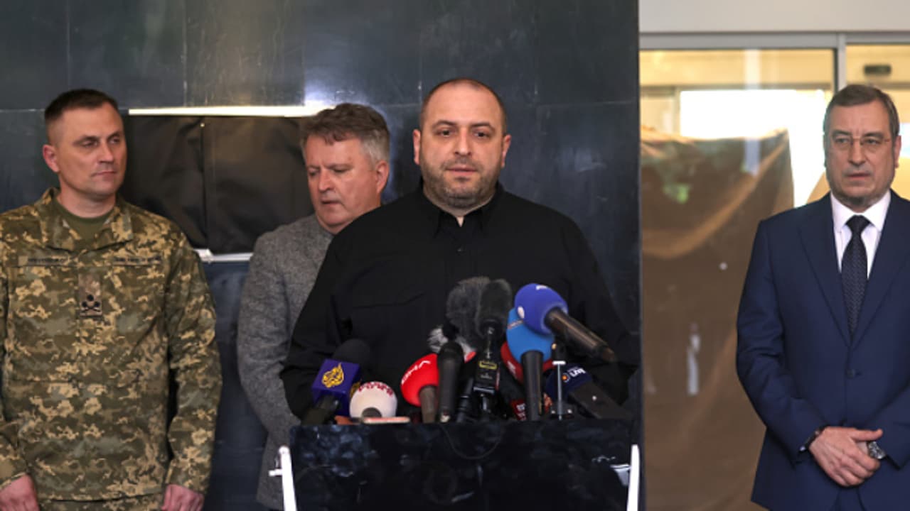 തടവുകാരെ കൈമാറും, യുദ്ധം ഉടൻ അവസാനിക്കില്ലെന്ന സൂചനകളുമായി റഷ്യ യുക്രൈൻ സമാധാന ചർച്ച തടവുകാരെ കൈമാറും, യുദ്ധം ഉടൻ അവസാനിക്കില്ലെന്ന സൂചനകളുമായി റഷ്യ യുക്രൈൻ സമാധാന ചർച്ച