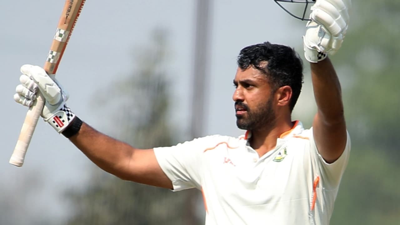 കരുണിന്റെ വിളി ക്രിക്കറ്റ് കേട്ടു; തിരിച്ചുവരവിലെ സാധ്യതകളും വെല്ലുവിളികളും കരുണിന്റെ വിളി ക്രിക്കറ്റ് കേട്ടു; തിരിച്ചുവരവിലെ സാധ്യതകളും വെല്ലുവിളികളും