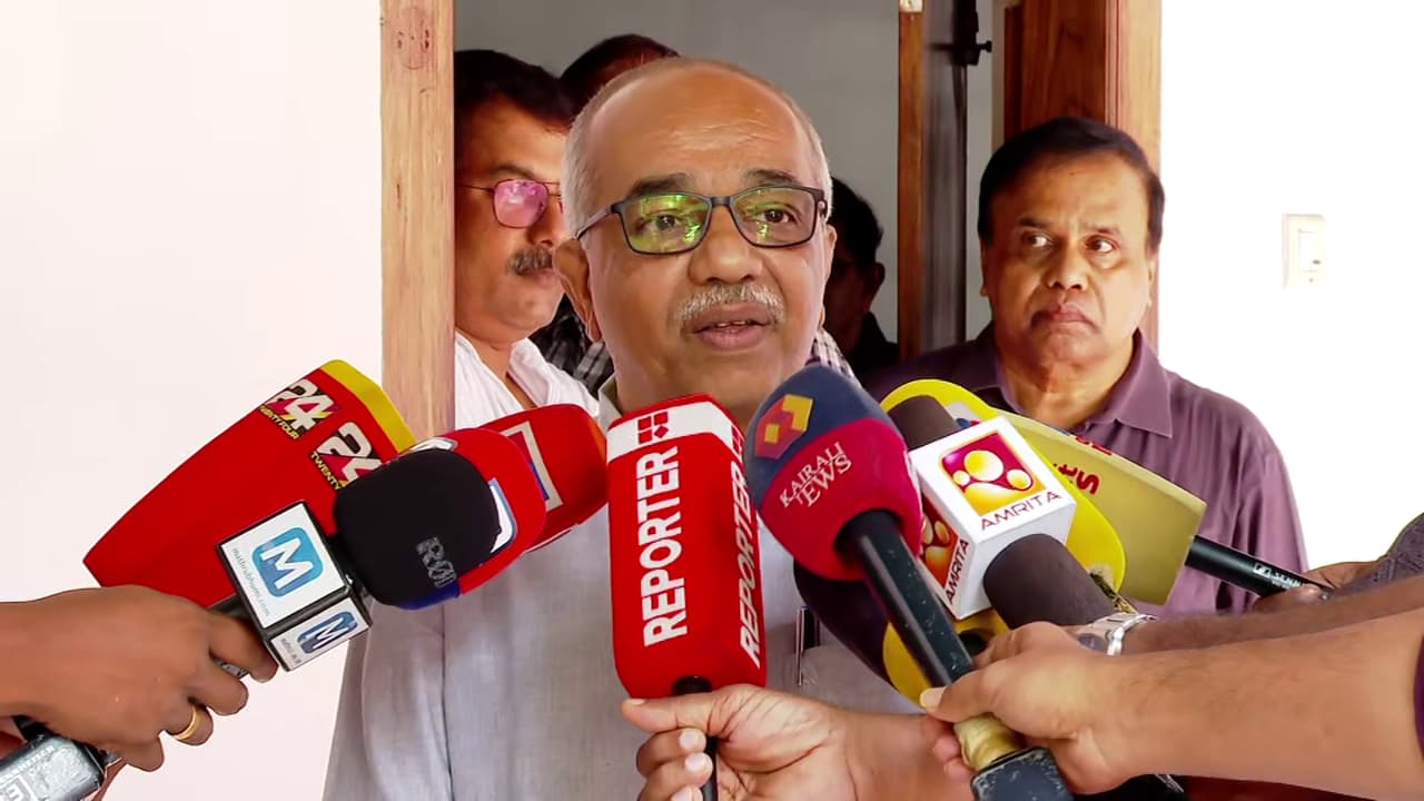 മുഖ്യമന്ത്രി നേരിട്ട് സംസാരിച്ചിരുന്നു, ഇത് സ്ഥാനലബ്ധിയല്ല ചുമതല:പ്രൈവറ്റ് സെക്രട്ടറി നിയമനത്തിൽ പ്രദീപ് കുമാർ മുഖ്യമന്ത്രി നേരിട്ട് സംസാരിച്ചിരുന്നു, ഇത് സ്ഥാനലബ്ധിയല്ല ചുമതല:പ്രൈവറ്റ് സെക്രട്ടറി നിയമനത്തിൽ പ്രദീപ് കുമാർ