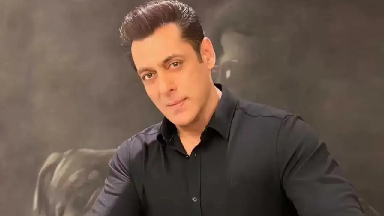 క్రేజీ డైరెక్టర్తో సల్మాన్ కొత్త సినిమా.. షూటింగ్ ప్రారంభమయ్యేది అప్పుడే క్రేజీ డైరెక్టర్తో సల్మాన్ కొత్త సినిమా.. షూటింగ్ ప్రారంభమయ్యేది అప్పుడే