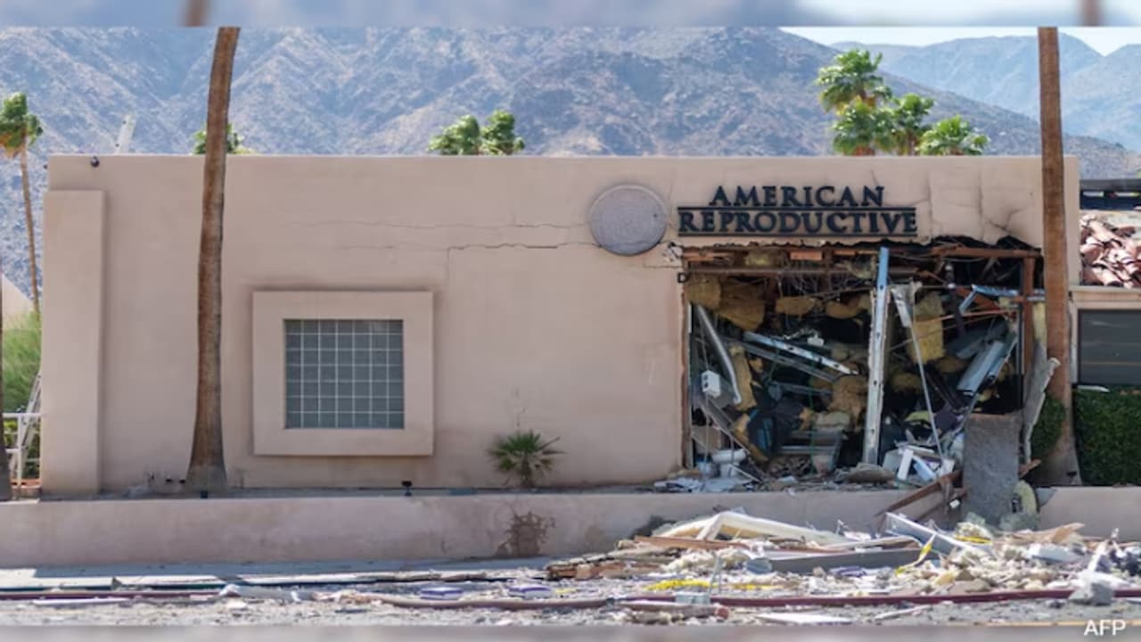 വന്ധ്യത ചികിത്സാകേന്ദ്രത്തിന് മുന്നിൽ സ്ഫോടനം; ഒരാൾ കൊല്ലപ്പെട്ടു വന്ധ്യത ചികിത്സാകേന്ദ്രത്തിന് മുന്നിൽ സ്ഫോടനം; ഒരാൾ കൊല്ലപ്പെട്ടു