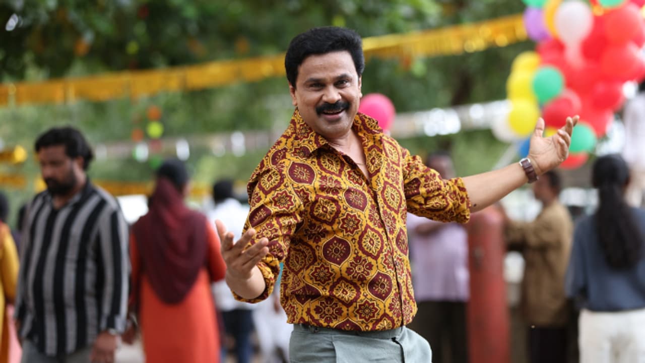 ഇടിവ് തട്ടാതെ രണ്ടാം വാരാന്ത്യത്തിലേക്ക്; 'പ്രിന്സ് ആന്ഡ് ഫാമിലി' 9 ദിവസം കൊണ്ട് നേടിയത് ഇടിവ് തട്ടാതെ രണ്ടാം വാരാന്ത്യത്തിലേക്ക്; 'പ്രിന്സ് ആന്ഡ് ഫാമിലി' 9 ദിവസം കൊണ്ട് നേടിയത്