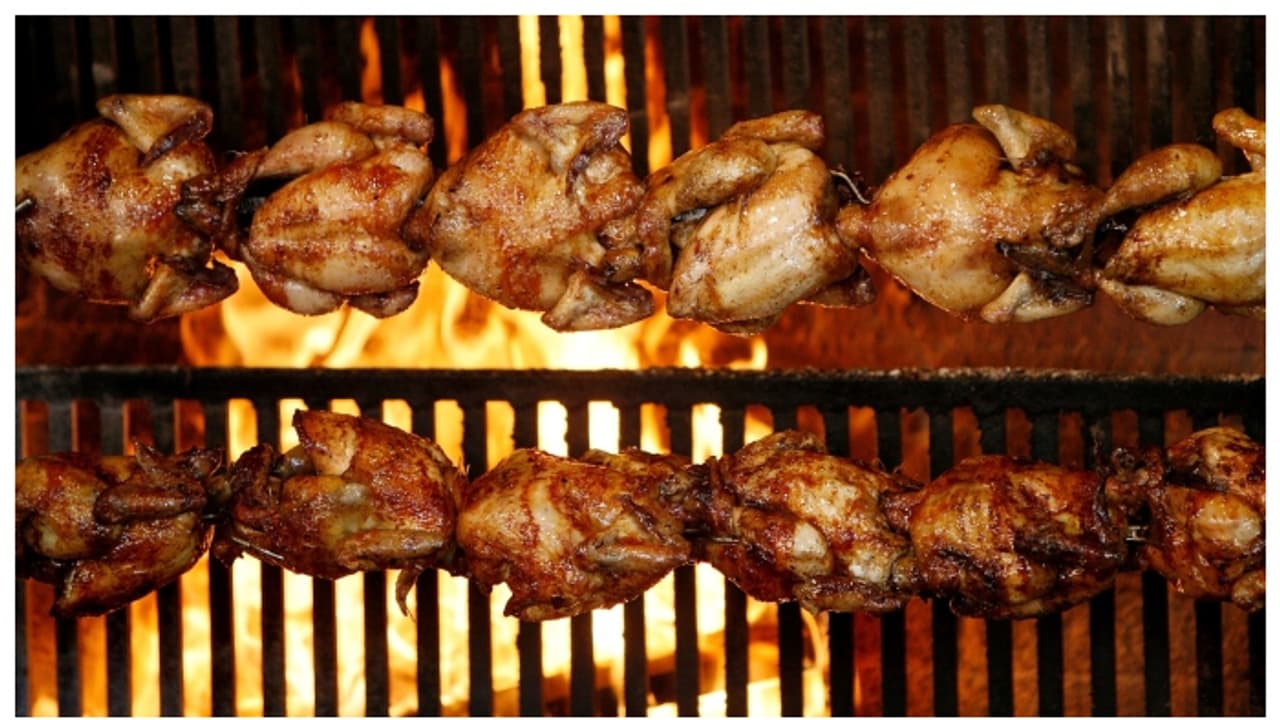 'പൊരിച്ച കോയീന്റെ മണം'; ബാഗിൽ 'അസാധാരണ സാധനം' വിമാന യാത്രയ്ക്കെത്തിയ യുവതിയെ തടഞ്ഞ് ഉദ്യോഗസ്ഥർ 'പൊരിച്ച കോയീന്റെ മണം'; ബാഗിൽ 'അസാധാരണ സാധനം' വിമാന യാത്രയ്ക്കെത്തിയ യുവതിയെ തടഞ്ഞ് ഉദ്യോഗസ്ഥർ