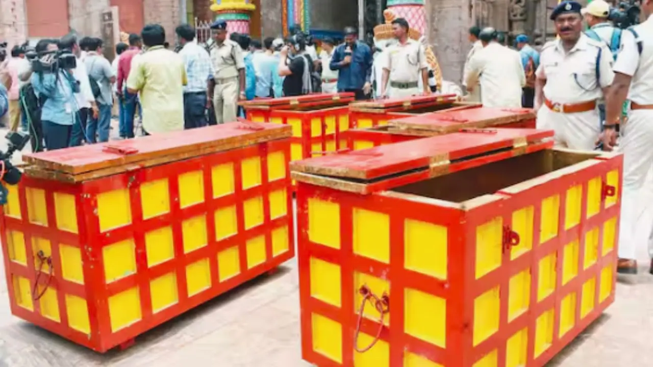 ಒಡಿಶಾದ ಜಗತ್ಪ್ರಸಿದ್ಧ ಪುರಿ ಜಗನ್ನಾಥ ದೇಗುಲದ ರಹಸ್ಯ ರತ್ನ ಭಂಡಾರ ಸ್ಥಳಾಂತರ ಪೂರ್ಣ