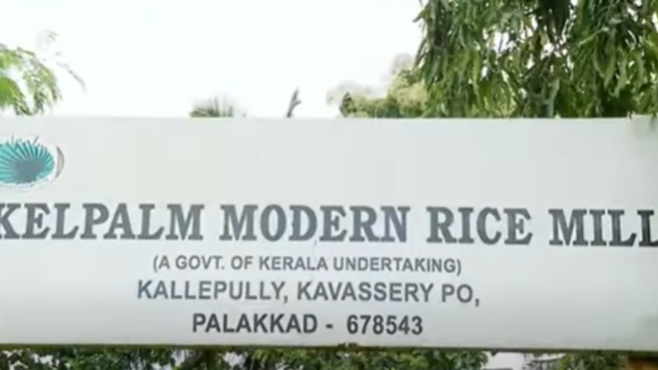 കെൽപാമിലെ അഴിമതി റിപ്പോർട്ട് ചെയ്ത എംഡിയെ സ്ഥലം മാറ്റി; നടപടി കോടിയേരി ബാലകൃഷ്ണന്‍റെ ഭാര്യാ സഹോദരന് നേരെ