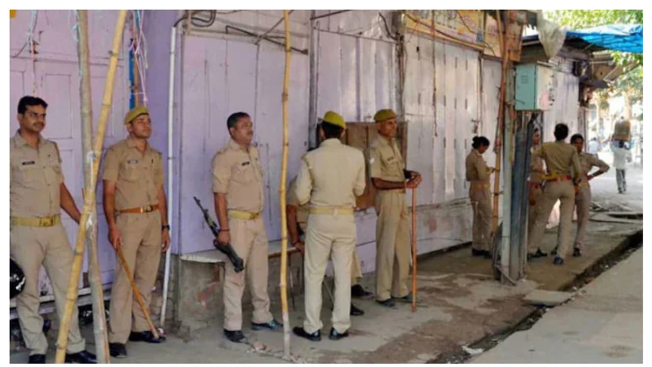 ഹൈദരാബാദിൽ ഐഎസ് ബന്ധം സംശയിക്കുന്ന രണ്ട് യുവാക്കൾ പിടിയിൽ; 'സ്ഫോടനം നടത്താൻ ആസൂത്രണം ചെയ്തു' ഹൈദരാബാദിൽ ഐഎസ് ബന്ധം സംശയിക്കുന്ന രണ്ട് യുവാക്കൾ പിടിയിൽ; 'സ്ഫോടനം നടത്താൻ ആസൂത്രണം ചെയ്തു'