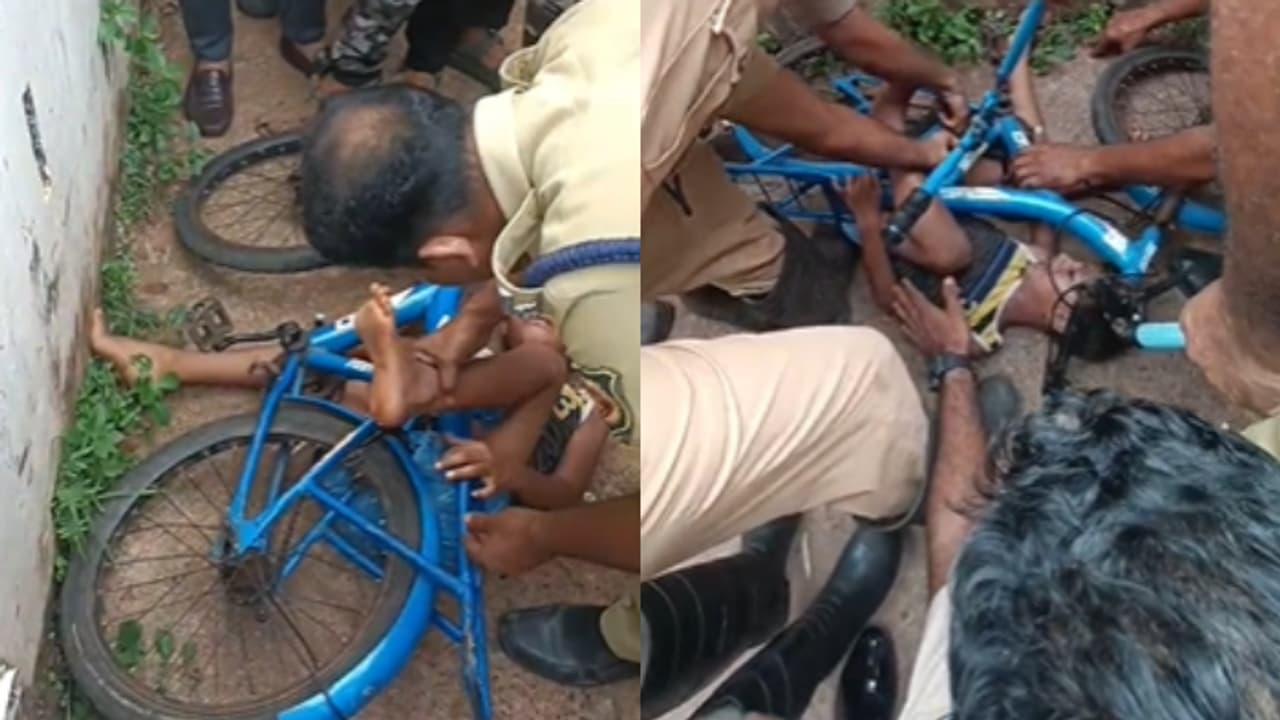 സൈക്കിൾ ഓടിച്ച് കളിക്കുമ്പോൾ വീണു, 6 വയസുകാരന്റെ കാൽ സൈക്കിൾ ചെയിനിൽ കുടുങ്ങി, പുറത്തെടുത്ത് ഫയര്ഫോഴ്സ് സൈക്കിൾ ഓടിച്ച് കളിക്കുമ്പോൾ വീണു, 6 വയസുകാരന്റെ കാൽ സൈക്കിൾ ചെയിനിൽ കുടുങ്ങി, പുറത്തെടുത്ത് ഫയര്ഫോഴ്സ്