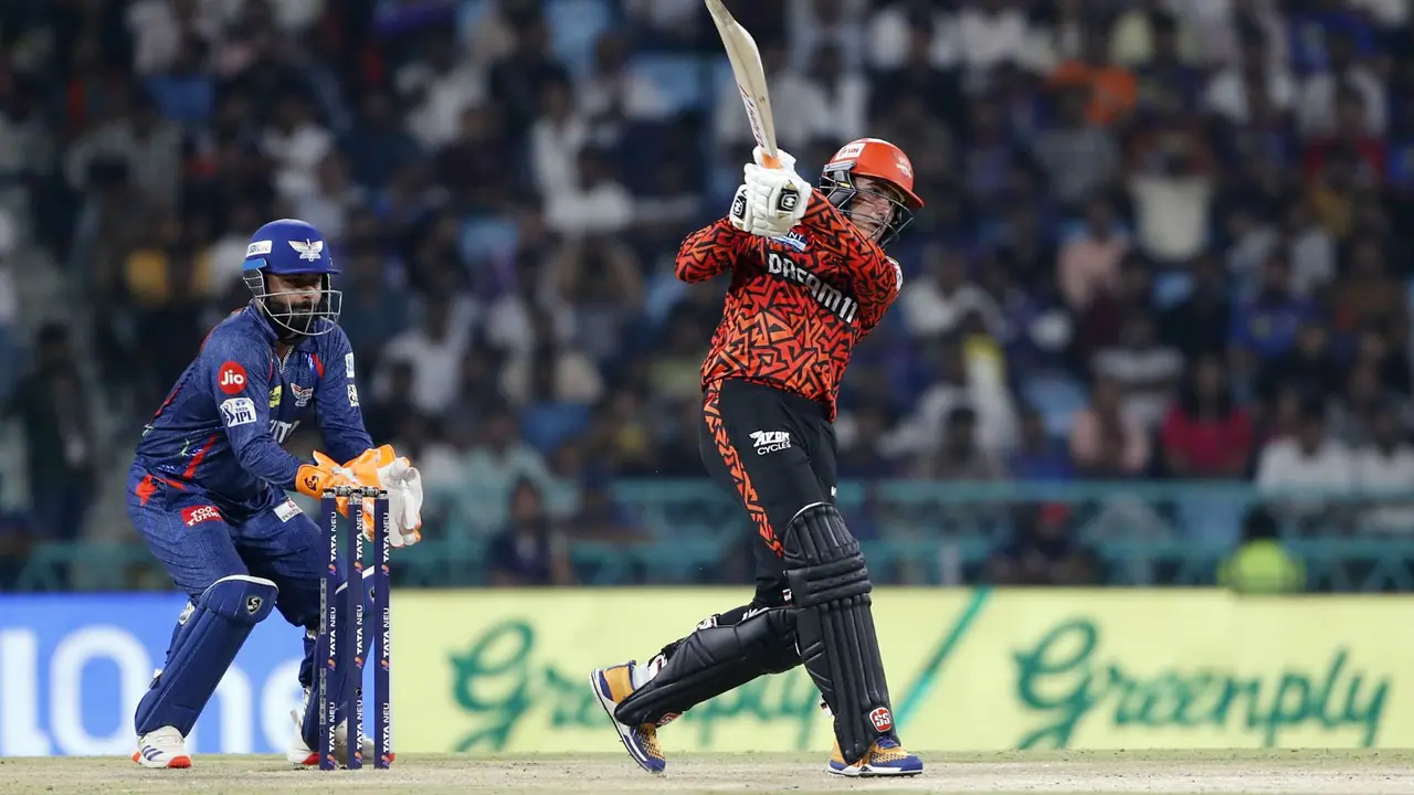 ഐപിഎല് പ്ലേ ഓഫ് കാണാതെ ലക്നൗ പുറത്ത്; ഹൈദരാബാദിനോട് തോറ്റത് ആറ് വിക്കറ്റിന് ഐപിഎല് പ്ലേ ഓഫ് കാണാതെ ലക്നൗ പുറത്ത്; ഹൈദരാബാദിനോട് തോറ്റത് ആറ് വിക്കറ്റിന്