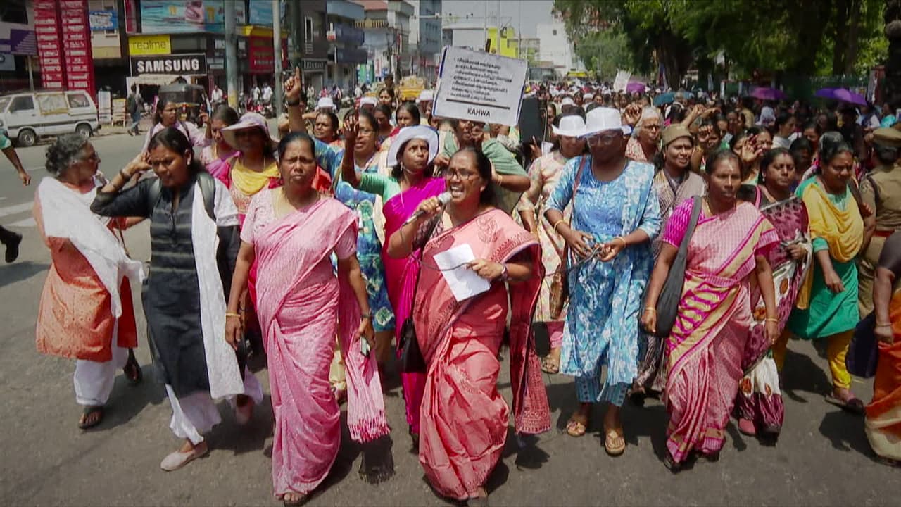 സർക്കാരിൻ്റെ പിടിവാശിക്ക് മുന്നിൽ തോൽക്കാതെ ആശമാർ; സമരം നൂറാം നാളിലേക്ക്, രാപ്പകൽ സമരയാത്ര തുടരുന്നു സർക്കാരിൻ്റെ പിടിവാശിക്ക് മുന്നിൽ തോൽക്കാതെ ആശമാർ; സമരം നൂറാം നാളിലേക്ക്, രാപ്പകൽ സമരയാത്ര തുടരുന്നു