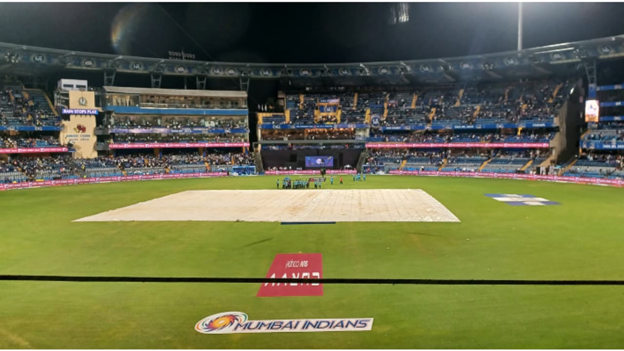 ഡൽഹിയ്ക്ക് നാളെ 'ഡു ഓര് ഡൈ' മാച്ച്; വെല്ലുവിളിയായി വാങ്കഡെയിൽ മഴ ഭീഷണി ഡൽഹിയ്ക്ക് നാളെ 'ഡു ഓര് ഡൈ' മാച്ച്; വെല്ലുവിളിയായി വാങ്കഡെയിൽ മഴ ഭീഷണി