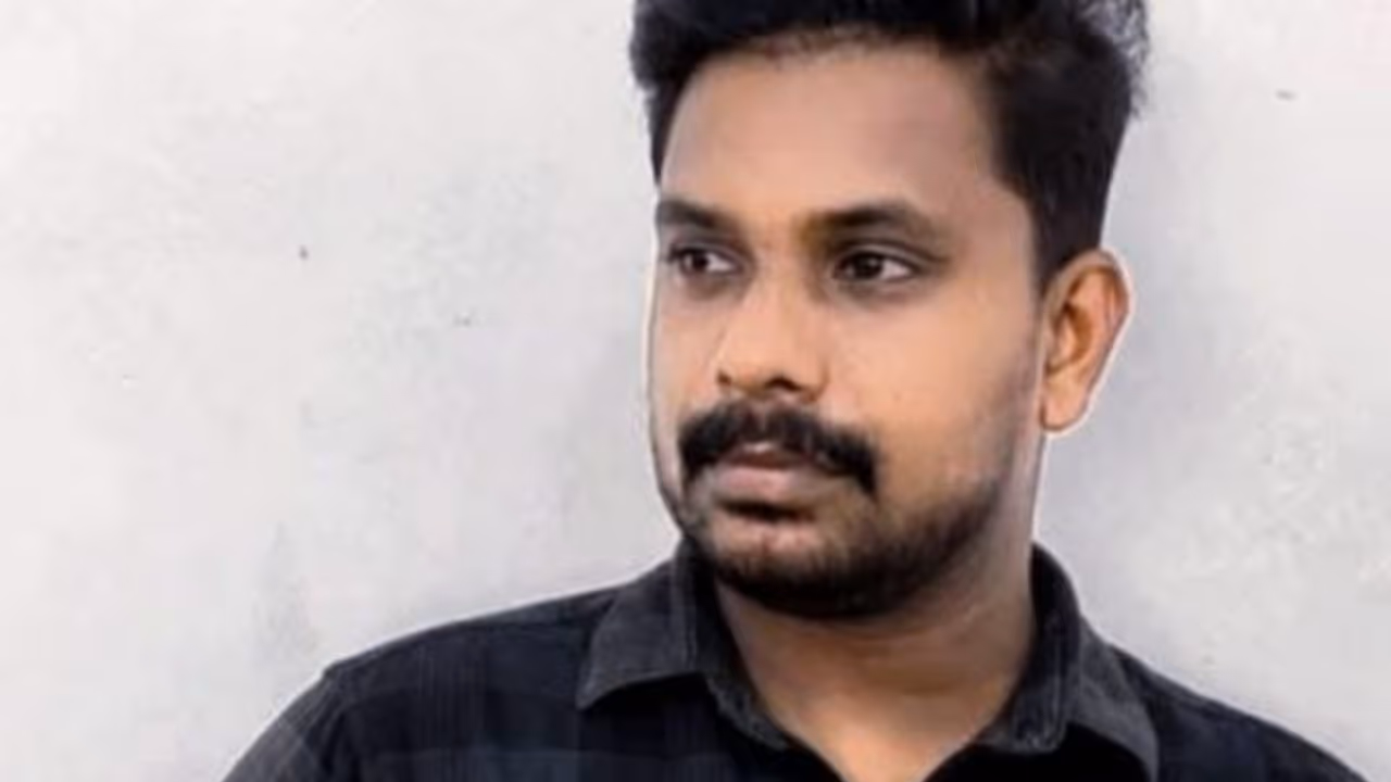 കൊല്ലത്ത് യുവാവിനെ കുത്തിക്കൊന്ന കേസ്; കൊലപാതകത്തിന് കാരണം മുൻവൈരാഗ്യമെന്ന് എഫ്ഐആർ കൊല്ലത്ത് യുവാവിനെ കുത്തിക്കൊന്ന കേസ്; കൊലപാതകത്തിന് കാരണം മുൻവൈരാഗ്യമെന്ന് എഫ്ഐആർ