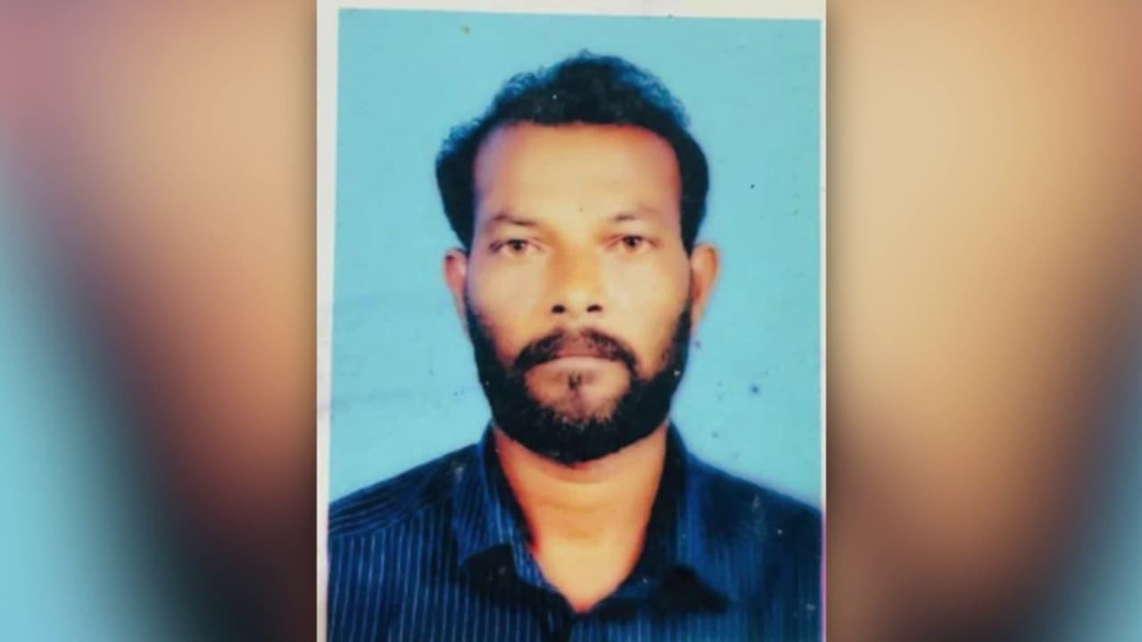 മലപ്പുറം വളാഞ്ചേരിയിൽ മീൻ പിടിക്കാൻ പോയ യുവാവിനെ മരിച്ച നിലയിൽ കണ്ടെത്തി മലപ്പുറം വളാഞ്ചേരിയിൽ മീൻ പിടിക്കാൻ പോയ യുവാവിനെ മരിച്ച നിലയിൽ കണ്ടെത്തി