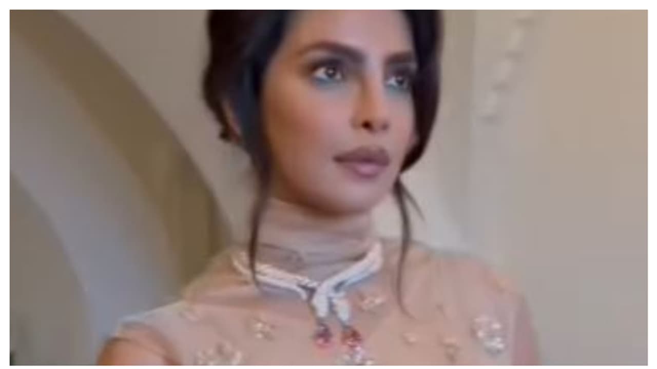 'എ നൈറ്റ് ഇൻ സിസിലി'; വിന്റേജ് ലുക്കിൽ തിളങ്ങി പ്രിയങ്ക ചോപ്ര 