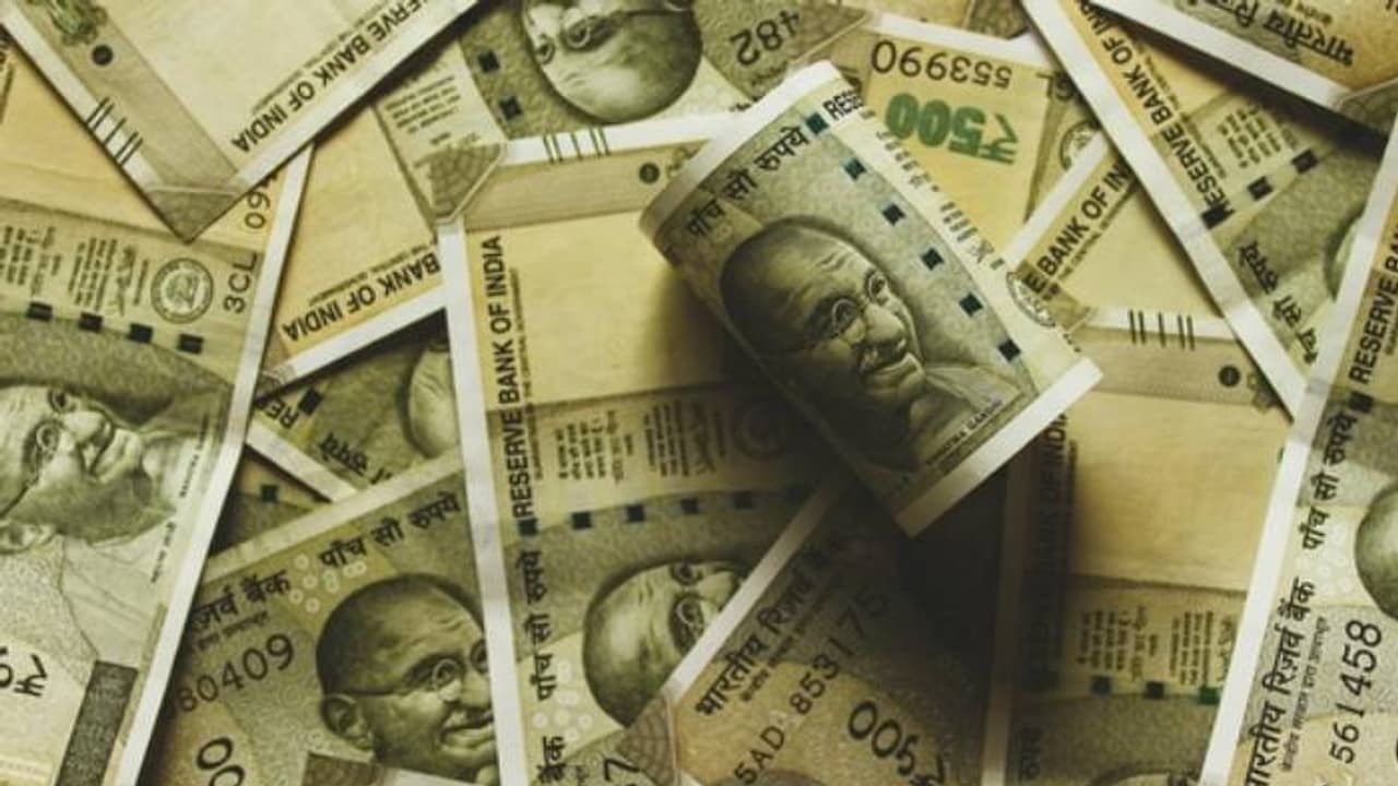 'ഇന്ത്യയിലെ മിഡിൽ ക്ലാസ് നിശബ്ദമായി കഷ്ടപ്പെട്ടുകൊണ്ടിരിക്കുകയാണ്, ആരും അറിയുന്നില്ല'; ശ്രദ്ധേയമായി പോസ്റ്റ് 'ഇന്ത്യയിലെ മിഡിൽ ക്ലാസ് നിശബ്ദമായി കഷ്ടപ്പെട്ടുകൊണ്ടിരിക്കുകയാണ്, ആരും അറിയുന്നില്ല'; ശ്രദ്ധേയമായി പോസ്റ്റ്