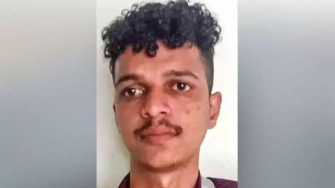 2 വർഷം, പരപ്പനങ്ങാടിക്കാരൻ 17കാരിയെ പറഞ്ഞ് പറ്റിച്ച് പീഡിപ്പിച്ചു, വീഡിയോ പകർത്തി; 24കാരൻ 38 വര്‍ഷം അഴിയെണ്ണും