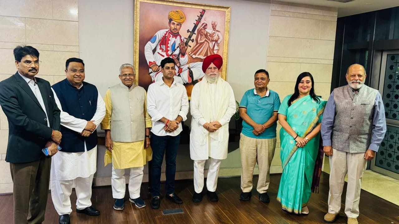 ഓപ്പറേഷന് സിന്ദൂർ, പ്രതിനിധി സംഘം യുഎഇയിലെത്തി, ഇന്നും നാളെയുമായി കൂടിക്കാഴ്ചകൾ നടക്കും ഓപ്പറേഷന് സിന്ദൂർ, പ്രതിനിധി സംഘം യുഎഇയിലെത്തി, ഇന്നും നാളെയുമായി കൂടിക്കാഴ്ചകൾ നടക്കും