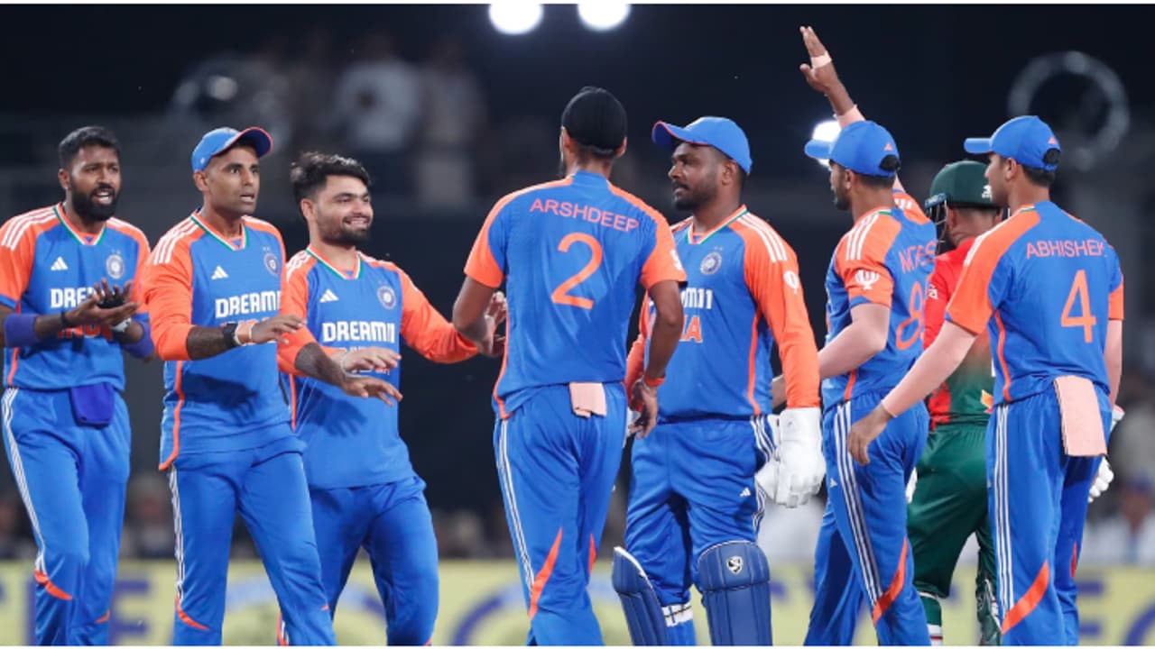 26കാരൻ പേസർ ടെസ്റ്റിൽ അരങ്ങേറ്റം കുറിക്കും; ഇന്ത്യ ഇംഗ്ലണ്ടിലേയ്ക്ക് പോകുക രണ്ടും കൽപ്പിച്ച് 26കാരൻ പേസർ ടെസ്റ്റിൽ അരങ്ങേറ്റം കുറിക്കും; ഇന്ത്യ ഇംഗ്ലണ്ടിലേയ്ക്ക് പോകുക രണ്ടും കൽപ്പിച്ച്