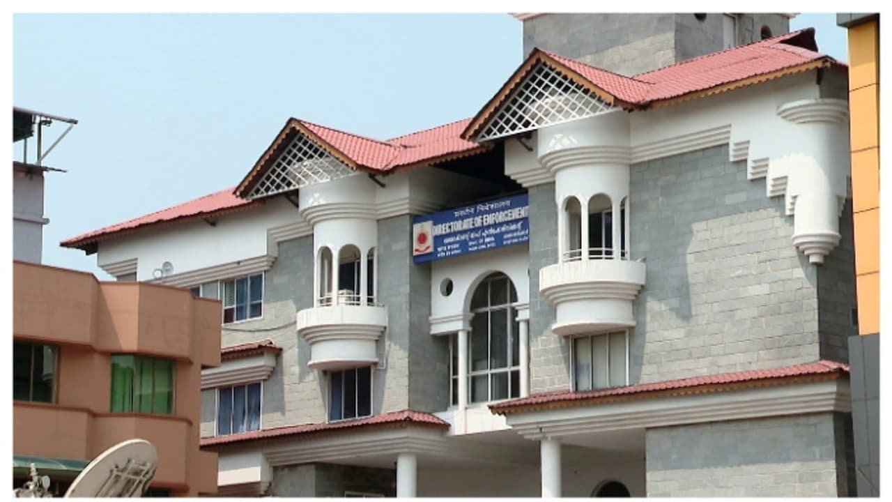 ഇ ഡി ഉദ്യോ​ഗസഥൻ പ്രതിയായ വിജിലൻസ് കേസ്; 3 പ്രതികൾക്ക് കർശന ഉപാധികളോടെ ജാമ്യം