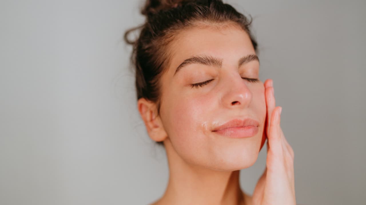 എണ്ണമയമുള്ള ചർമ്മം ഒഴിവാക്കാൻ പരീക്ഷിക്കേണ്ട കാര്യങ്ങള് എണ്ണമയമുള്ള ചർമ്മം ഒഴിവാക്കാൻ പരീക്ഷിക്കേണ്ട കാര്യങ്ങള്