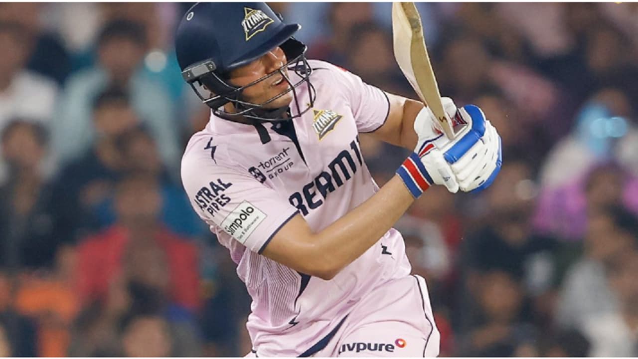 പവര് പ്ലേയിൽ അടിച്ചുതകര്ത്ത് ഗില്ലും ബട്ലറും; ഗുജറാത്തിന് മികച്ച തുടക്കം പവര് പ്ലേയിൽ അടിച്ചുതകര്ത്ത് ഗില്ലും ബട്ലറും; ഗുജറാത്തിന് മികച്ച തുടക്കം