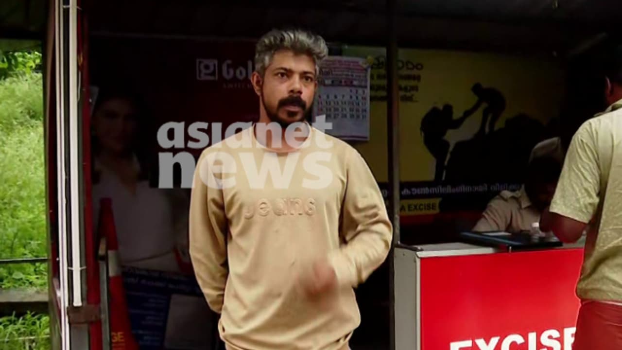 സ്കൂൾ തുറക്കാൻ ദിവസങ്ങൾ മാത്രം, ലക്ഷ്യം കുട്ടികൾ; ലോറിയിൽ ബിയർ വേസ്റ്റിനുള്ളിൽ 3495 കിലോ പുകയില ഉൽപ്പന്നങ്ങൾ സ്കൂൾ തുറക്കാൻ ദിവസങ്ങൾ മാത്രം, ലക്ഷ്യം കുട്ടികൾ; ലോറിയിൽ ബിയർ വേസ്റ്റിനുള്ളിൽ 3495 കിലോ പുകയില ഉൽപ്പന്നങ്ങൾ