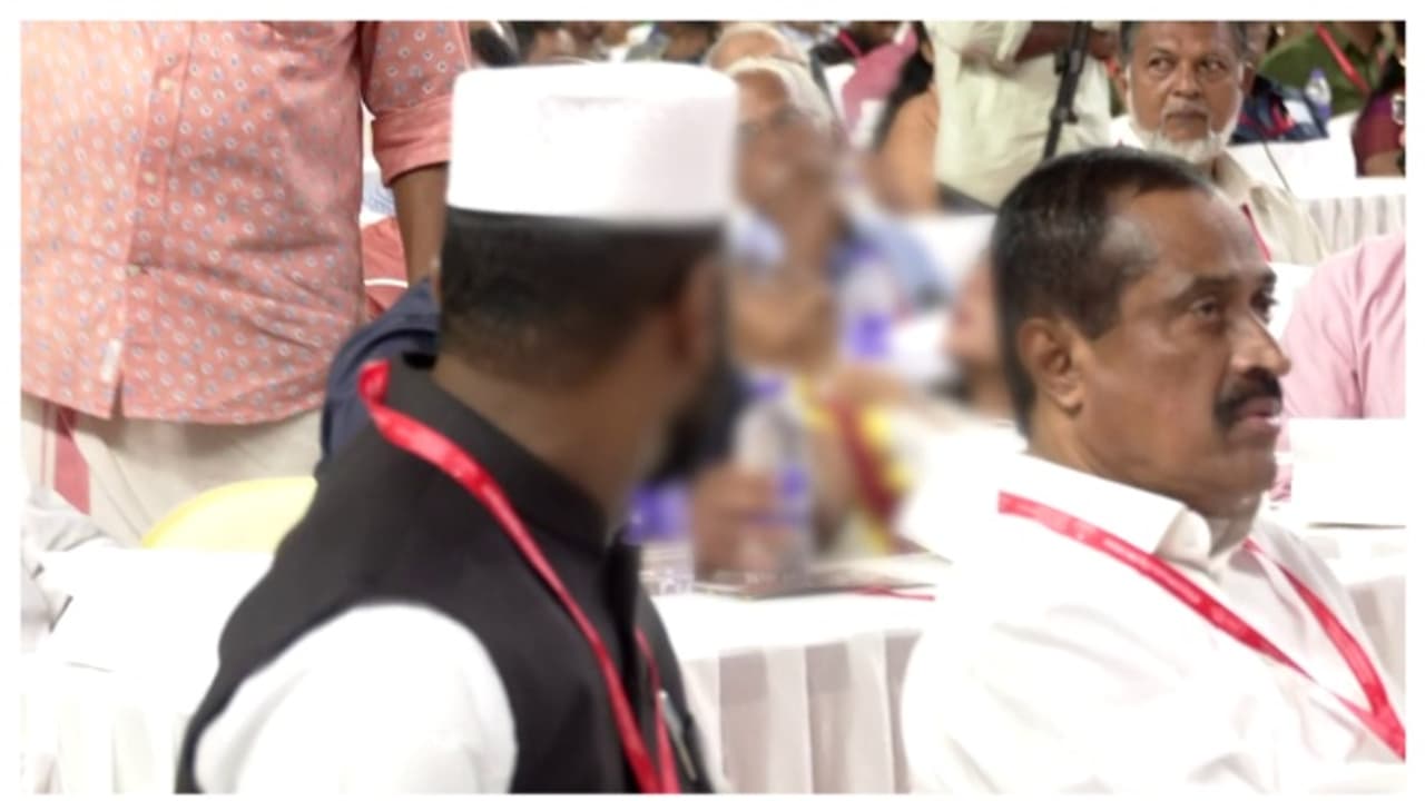 കലാമണ്ഡലം വിമല മേനോൻ കുഴഞ്ഞുവീണു; സ്വകാര്യ ആശുപത്രിയിലേക്ക് മാറ്റി