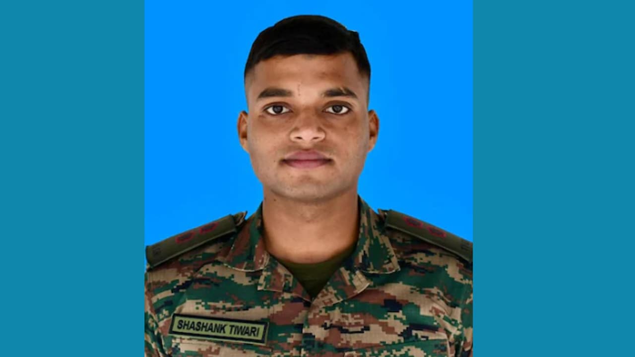 അ​ഗ്നിവീറിനെ രക്ഷിക്കാൻ ശ്രമിക്കുന്നതിനിടെ 23കാരനായ സൈനിക ഓഫിസർക്ക് ദാരുണാന്ത്യം, ജോലിയിൽ ചേർന്നിട്ട് 6 മാസം 