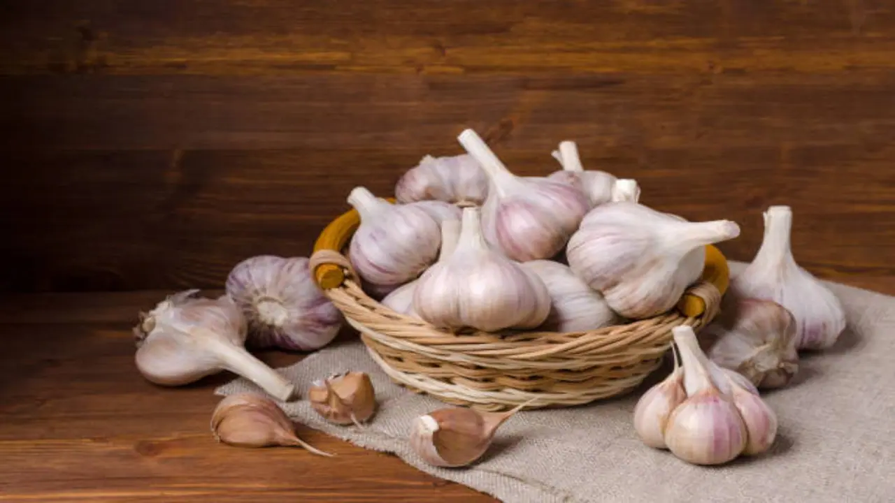 use garlic in this way to reduce cholesterol level