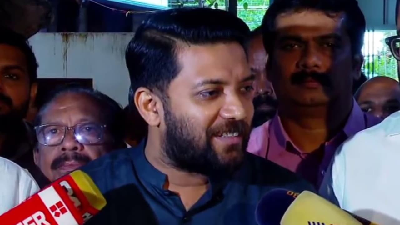 'സർക്കാരിൻ്റെ കെട്ടിപ്പൊക്കിയ അവകാശവാദങ്ങൾ മഴയത്ത് തകർന്ന് വീഴും'; നിലമ്പൂരിൽ ജനം മറുപടി നൽകുമെന്ന് ഷാഫി