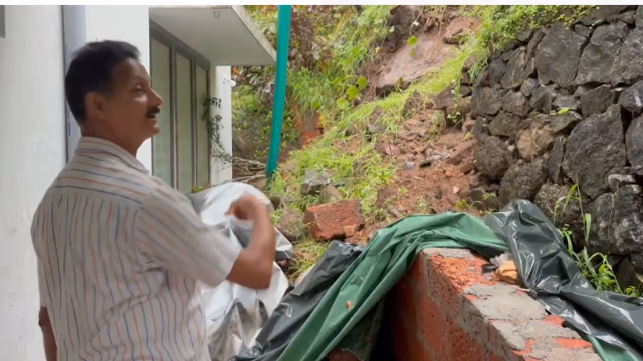 ഗൃഹപ്രവേശം നടക്കേണ്ടിയിരുന്ന വീടിന്റെ സംരക്ഷണഭിത്തി തകര്ന്നുവീണ് ഒന്നരമാസം പ്രായമായ കുഞ്ഞിന് പരിക്ക് ഗൃഹപ്രവേശം നടക്കേണ്ടിയിരുന്ന വീടിന്റെ സംരക്ഷണഭിത്തി തകര്ന്നുവീണ് ഒന്നരമാസം പ്രായമായ കുഞ്ഞിന് പരിക്ക്