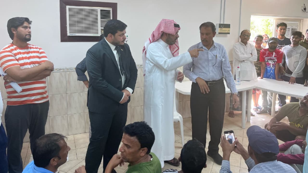 എട്ട് മാസമായി ജോലിയും ശമ്പളവുമില്ല, നാട്ടിൽ പോവാനാകാതെ മലയാളികളടക്കം 270 തൊഴിലാളികൾ ദുരിതത്തിൽ