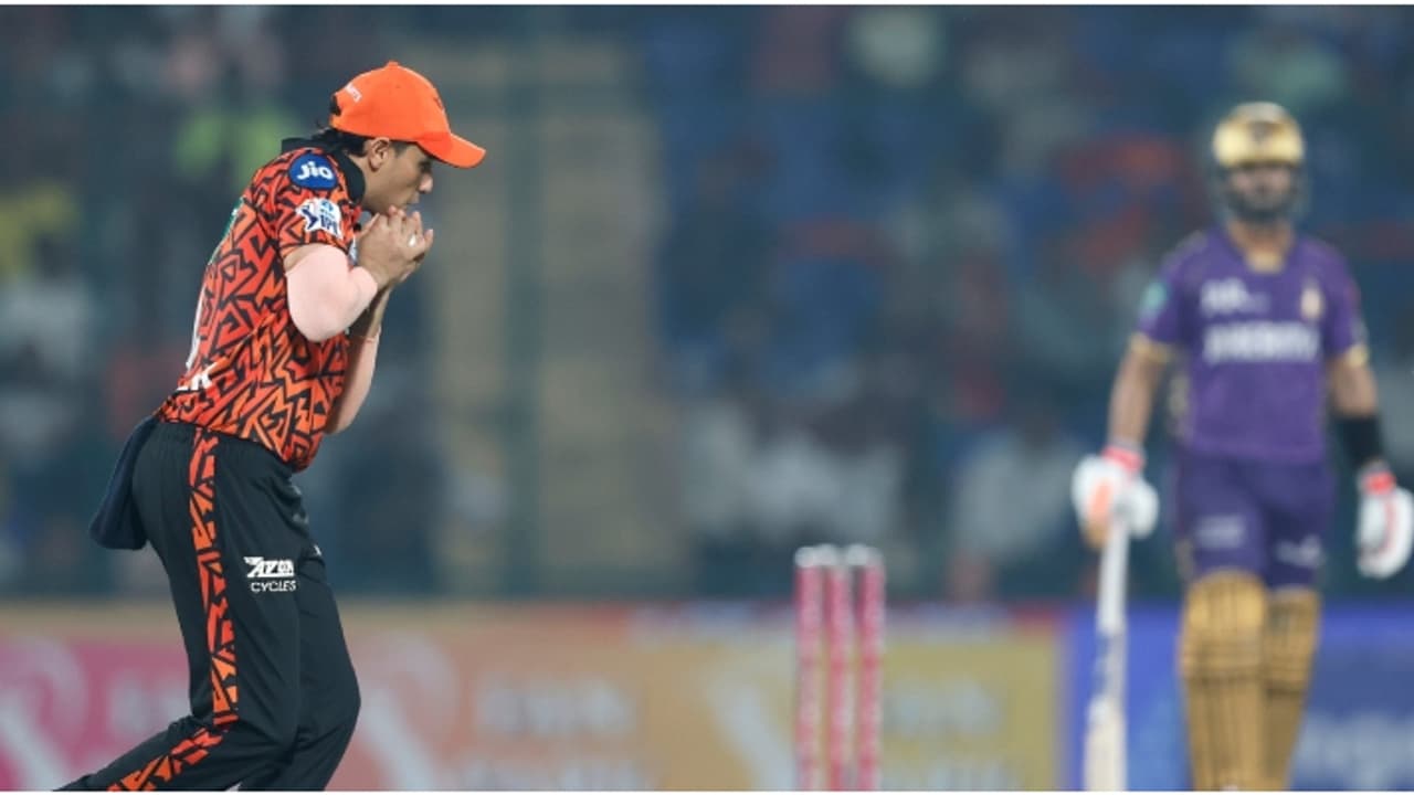 പവര് പ്ലേയിൽ പവറില്ലാതെ കൊൽക്കത്ത; 2 വിക്കറ്റുകൾ വീഴ്ത്തി സൺറൈസേഴ്സ് പവര് പ്ലേയിൽ പവറില്ലാതെ കൊൽക്കത്ത; 2 വിക്കറ്റുകൾ വീഴ്ത്തി സൺറൈസേഴ്സ്