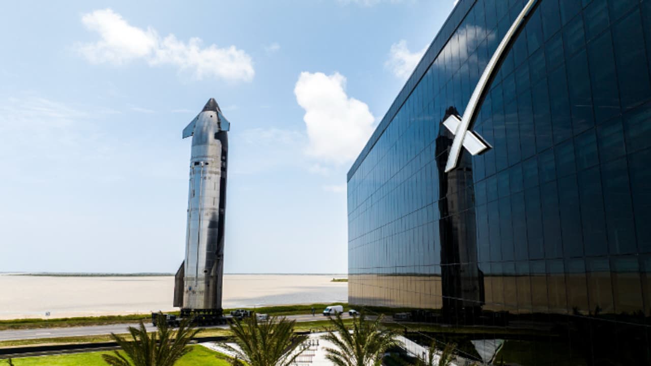 രണ്ട് പൊട്ടിത്തെറികളുടെ ക്ഷീണം മാറ്റാന് സ്പേസ് എക്സ്; സ്റ്റാർഷിപ്പ് ഒമ്പതാം പരീക്ഷണ വിക്ഷേപണം മെയ് 27ന് രണ്ട് പൊട്ടിത്തെറികളുടെ ക്ഷീണം മാറ്റാന് സ്പേസ് എക്സ്; സ്റ്റാർഷിപ്പ് ഒമ്പതാം പരീക്ഷണ വിക്ഷേപണം മെയ് 27ന്