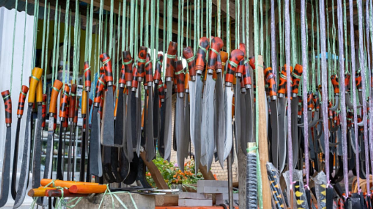 ഓസ്ട്രേലിയിൽ വിൽക്കേണ്ട, വടിവാളിന് നിരോധനം; കാരണം ആൾക്കൂട്ടത്തിന് നേരെയുള്ള ആക്രമണത്തിലെ പ്രധാന ആയുധം! ഓസ്ട്രേലിയിൽ വിൽക്കേണ്ട, വടിവാളിന് നിരോധനം; കാരണം ആൾക്കൂട്ടത്തിന് നേരെയുള്ള ആക്രമണത്തിലെ പ്രധാന ആയുധം!