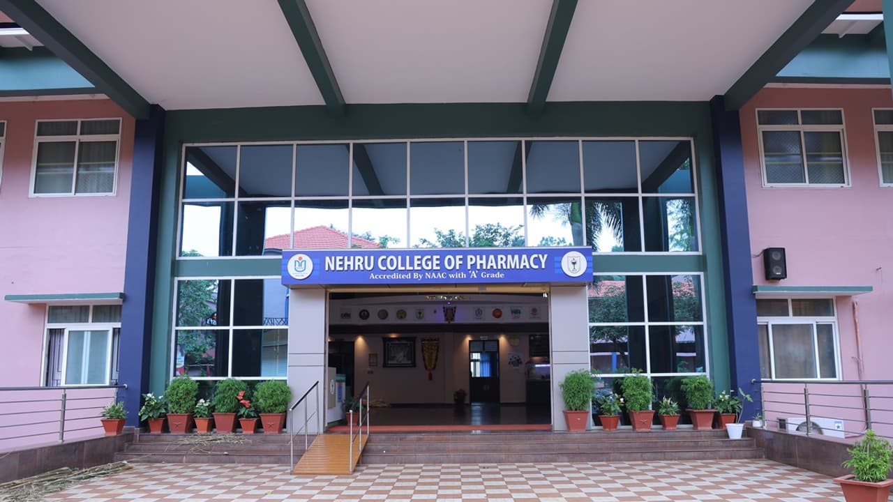 നെഹ്റു കോളേജ് ഓഫ് ഫാർമസിക്ക് ഓട്ടോണോമസ് പദവി നൽകി യു.ജി.സി